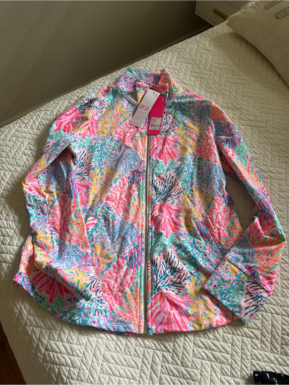 Lilly Pulitzer Leona UPF 50 Zip Up in Multi Splashdance. NWT. Size S - Picture 5 of 10